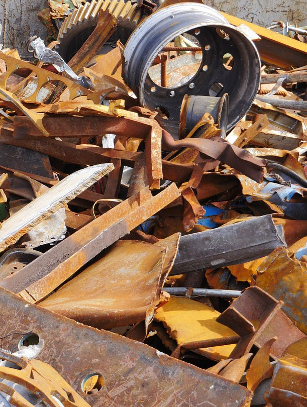 Demir Hurda Biriktirmek mi, Anında Satmak mı Daha Karlı?