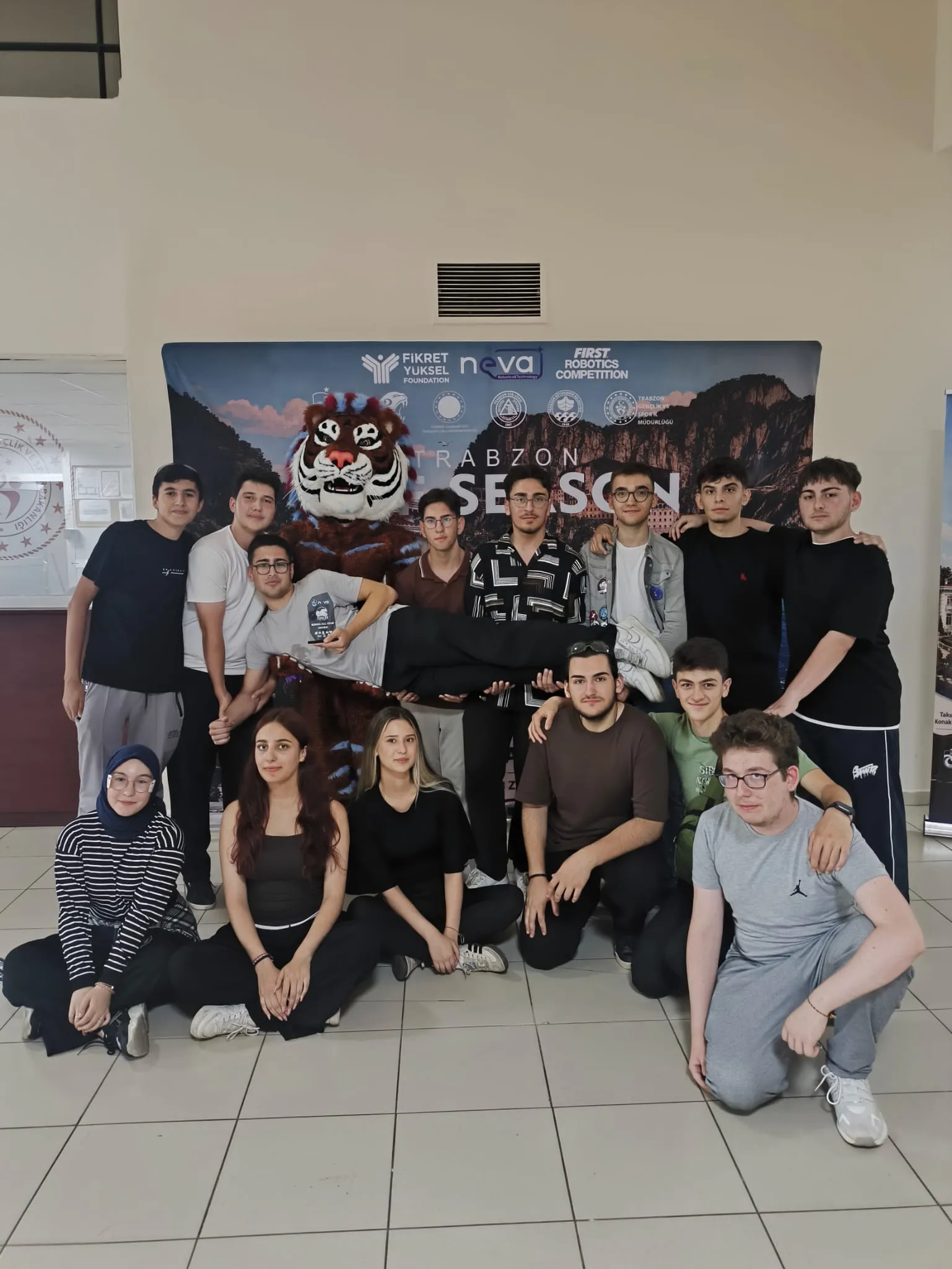Rising Star Robotic, Trabzon’daki FRC Off-Season Turnuvasında Ödül Aldı